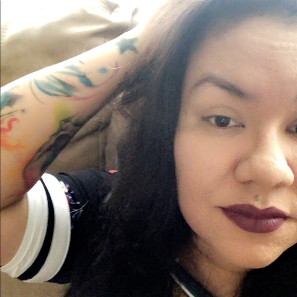 Meet your Posher, Sendy - Picture 1 of 1